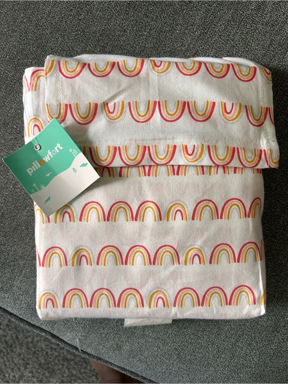 NWT Pillowfort Rainbow Print Toddler Bed Sheets - Pink, Yellow & Orange